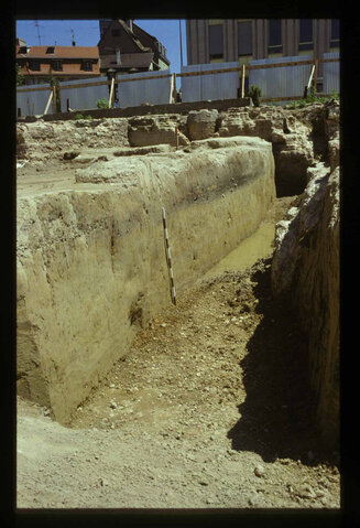 <em>Rue des Bateliers - Berge médiévale (Fouille 1991) - Crédits : JJS</em>