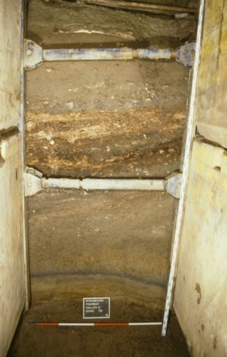 <em>Place des Halles - Stratigraphie - Crédits : JJS</em>